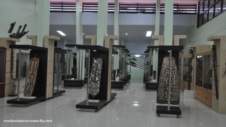 Museum Loka Budaya พิพิธภัณฑ์วัฒนธรรมของมหาวิทยาลัย Cenderawasih มีสิ่งประดิษฐ์ของชาวปาปัวที่น่าสนใจมากมาย