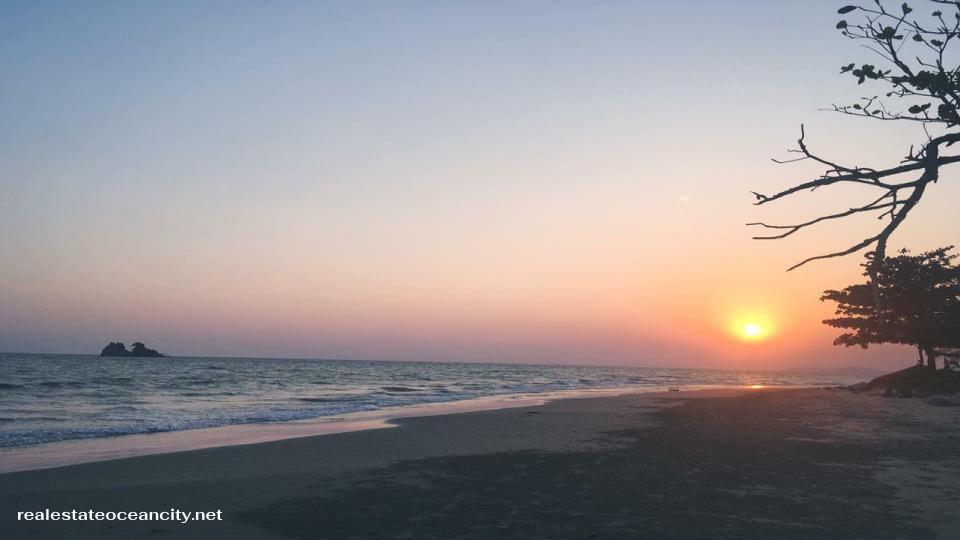 แหลมแม่พิมพ์ หรือที่รู้จักกันในชื่อ หาดแม่พิมพ์ เป็นชายหาดชื่อดังของจังหวัดระยอง ตั้งอยู่ในตำบลกร่ำ อำเภอแกลง ห่างจากตัวเมืองระยองประมาณ 48 กิโลเมตร ด้วยความยาวของชายหาดประมาณ 4 กิโลเมตร 